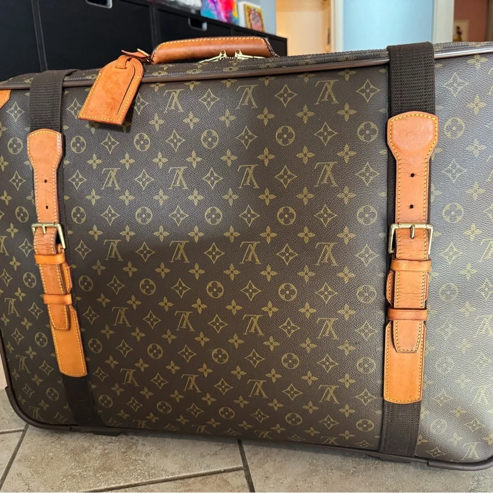 Louis Vuitton Satellite 65